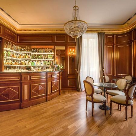 Grand Hotel Wagner Palermo Esterno foto The bar at the hotel