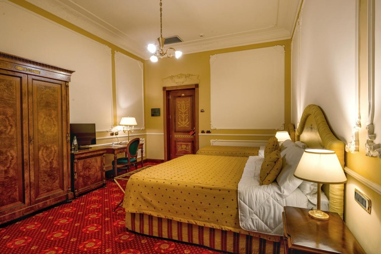 Grand Hotel Wagner Palermo Esterno foto A room at the hotel