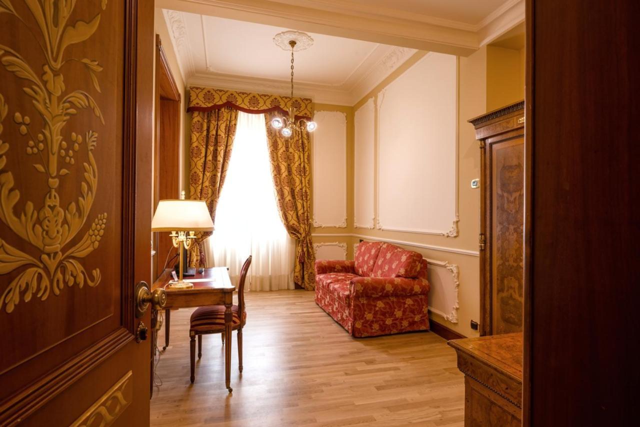 Grand Hotel Wagner Palermo Esterno foto A room at the hotel
