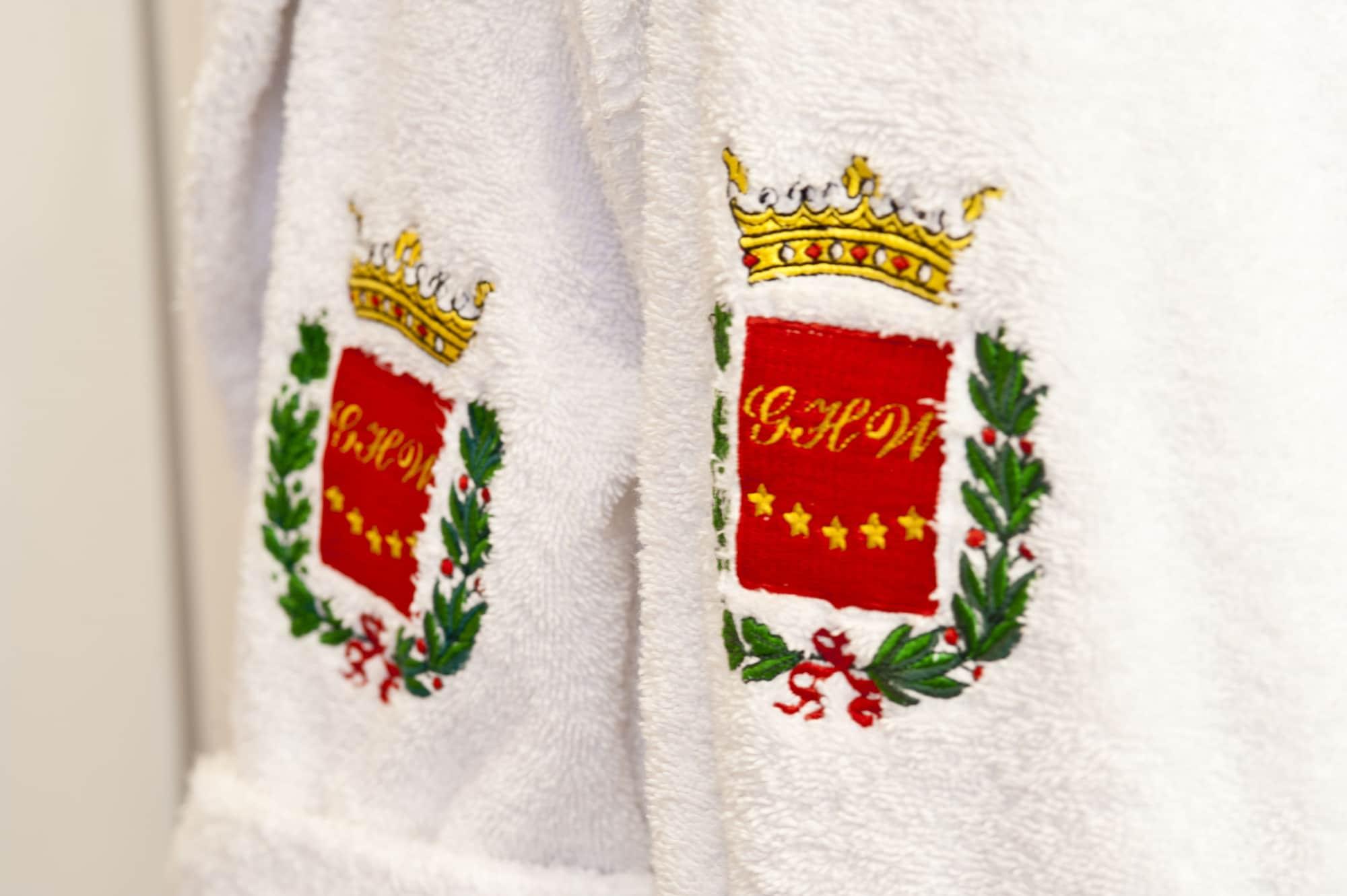 Grand Hotel Wagner Palermo Esterno foto A towel with the coat of arms of Spain