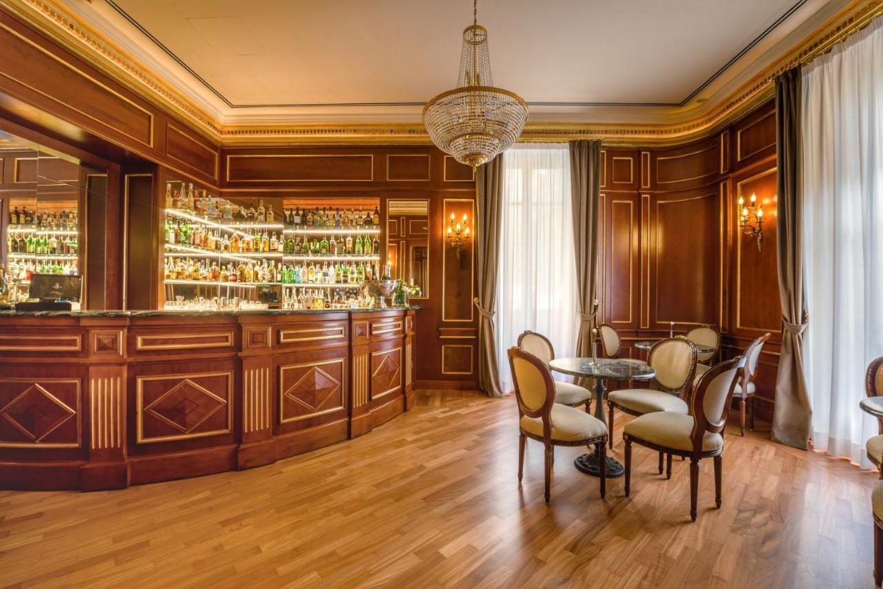 Grand Hotel Wagner Palermo Esterno foto The bar at the hotel