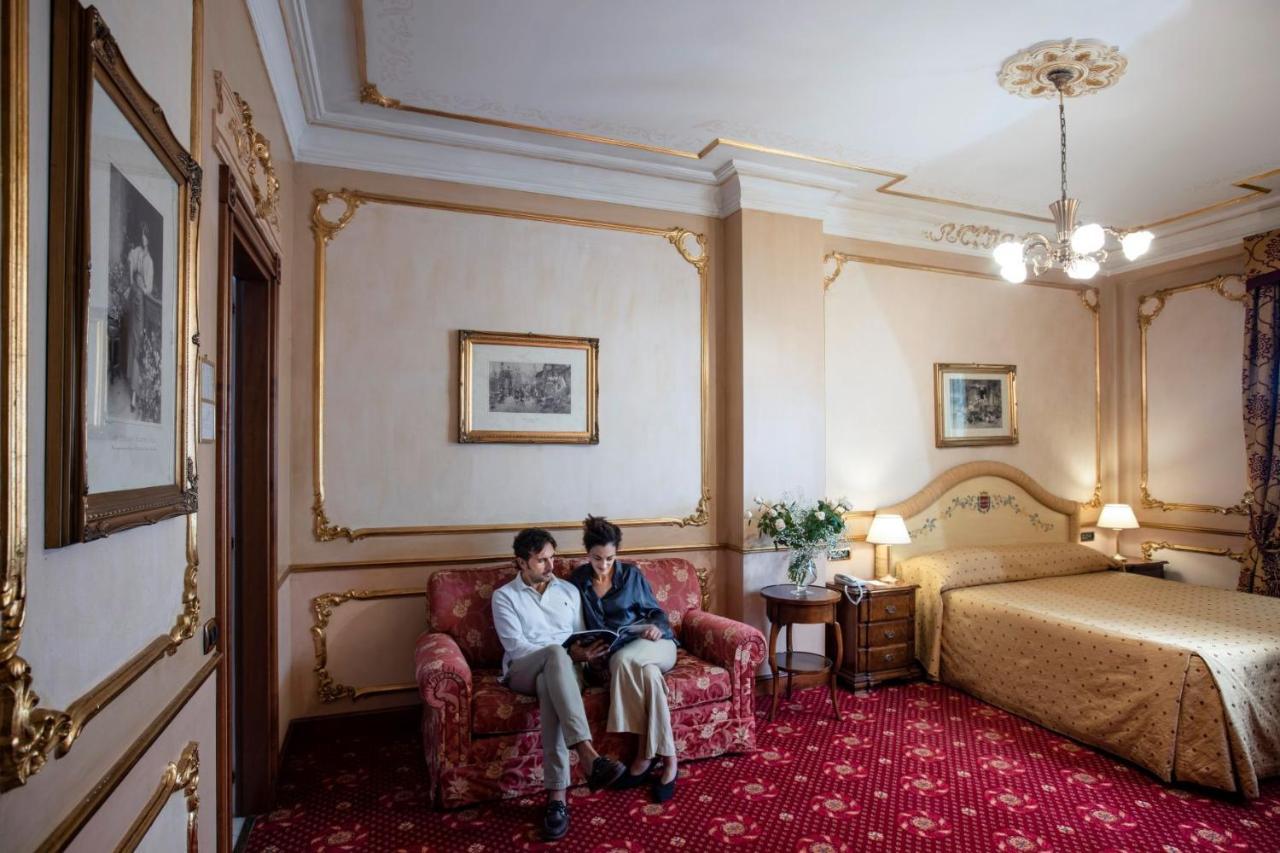 Grand Hotel Wagner Palermo Esterno foto A room at the hotel