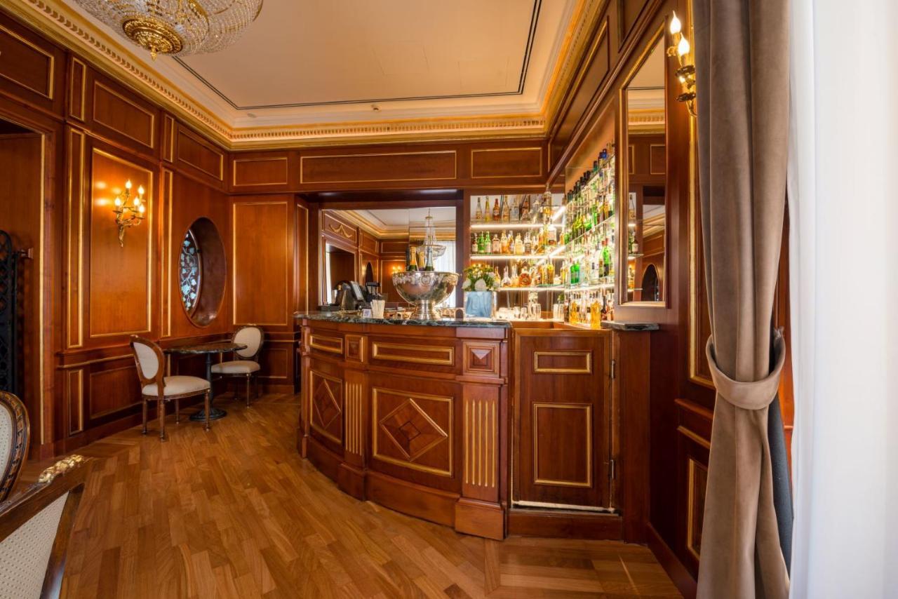Grand Hotel Wagner Palermo Esterno foto The bar at the hotel