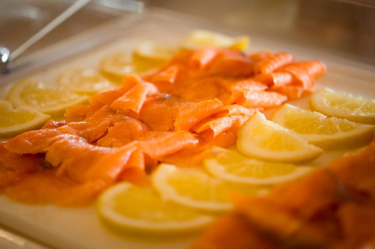 Grand Hotel Wagner Palermo Esterno foto Salmon and lemon