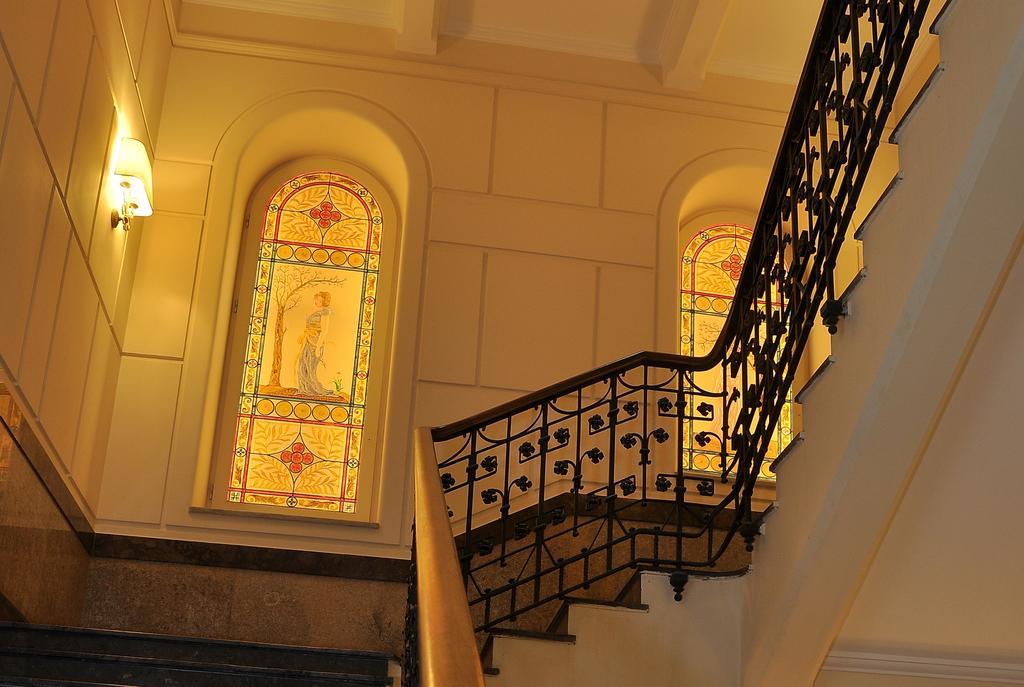 Grand Hotel Wagner Palermo Esterno foto The staircase