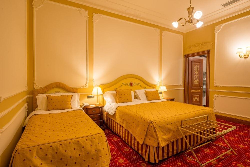 Grand Hotel Wagner Palermo Esterno foto A room at the hotel