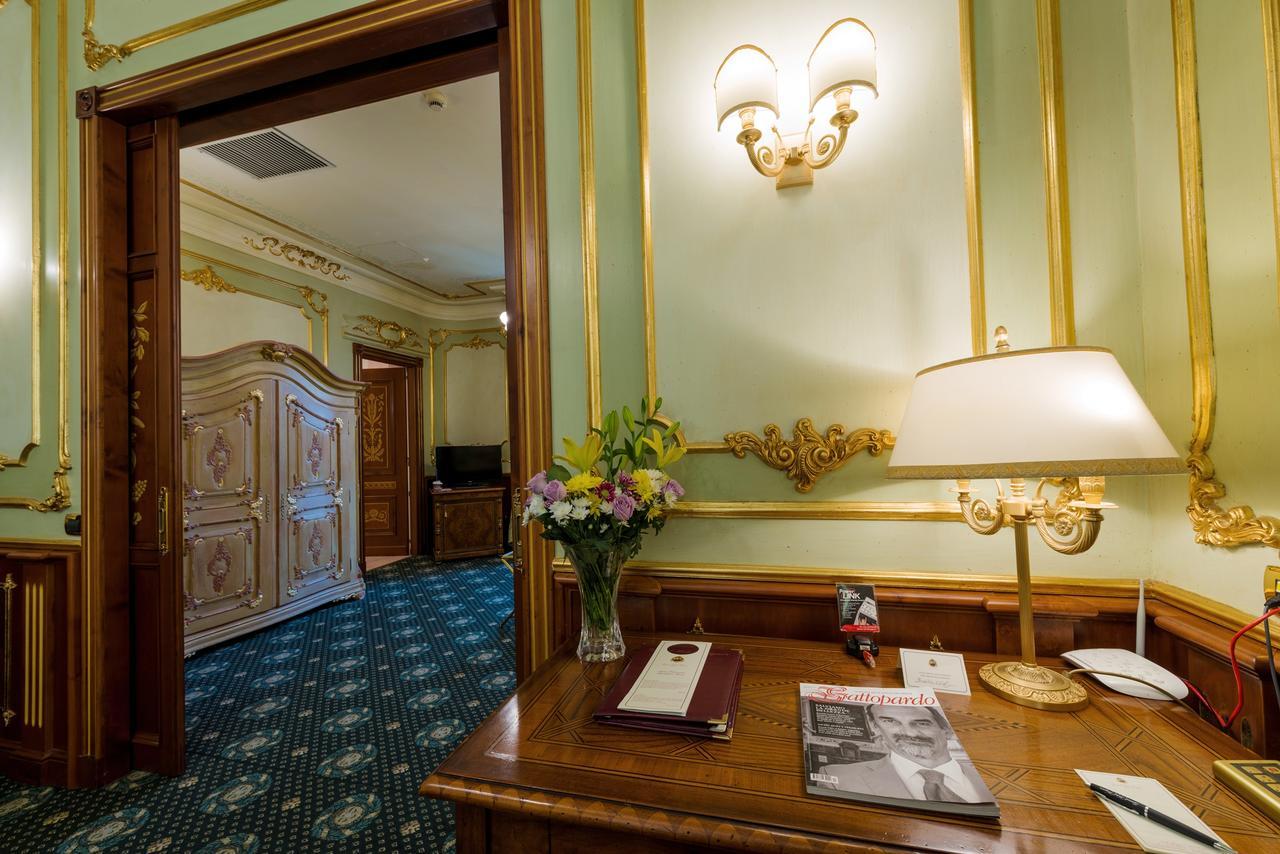 Grand Hotel Wagner Palermo Esterno foto Interior of the hotel